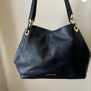 Michael Kors Pebble leather shoulder bag- black